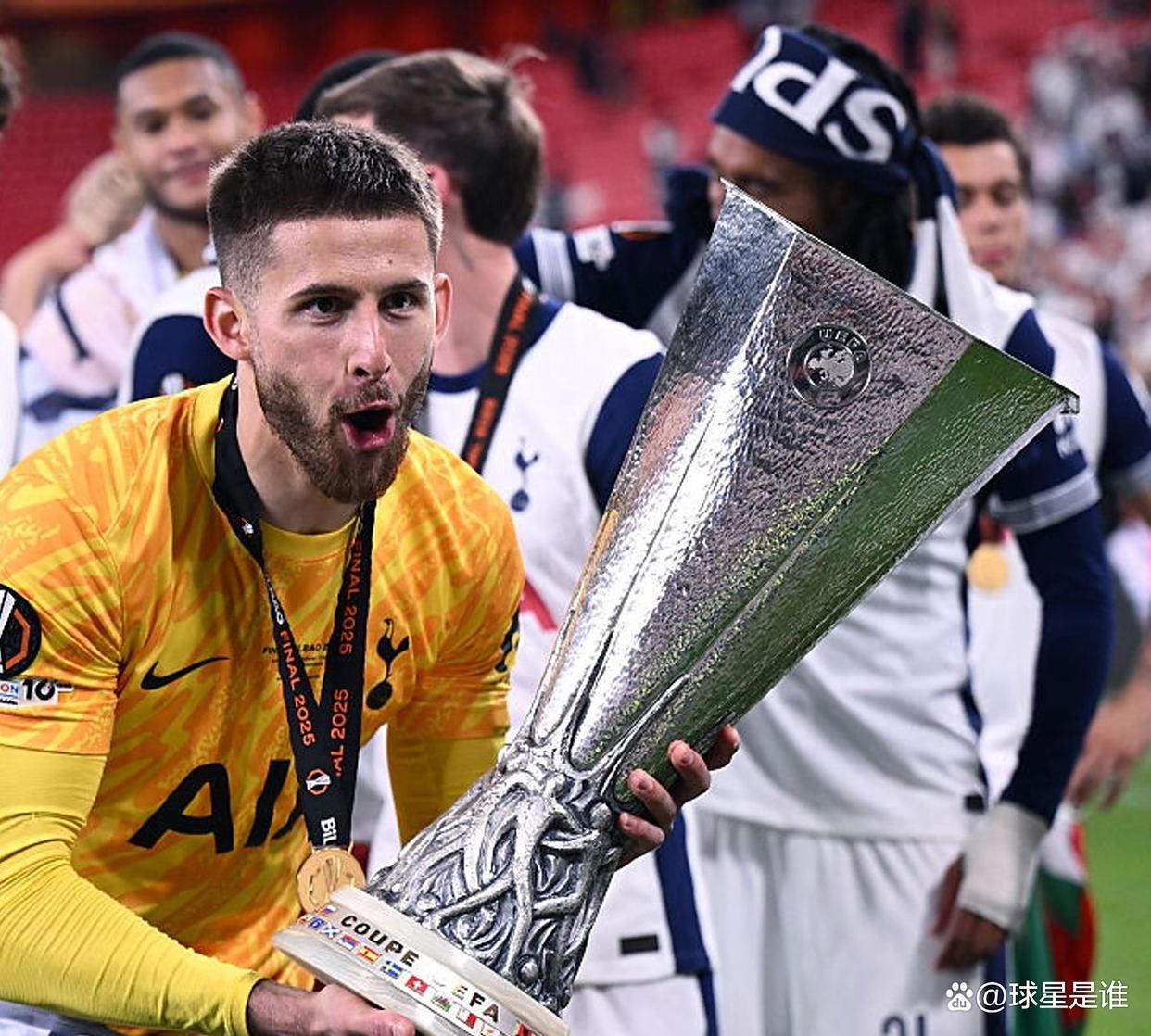 九游体育app-包含法国杯赛程吃紧，埃因霍温赛后遗憾出局，质疑声仍在，年轻球员得到机会的词条