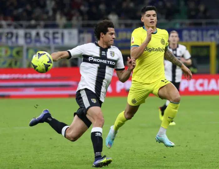 九游体育app-包含欧超杯转会期再迎强敌；拉齐奥防线松动；主帅态度：信心回归；球探报告显示潜力的词条